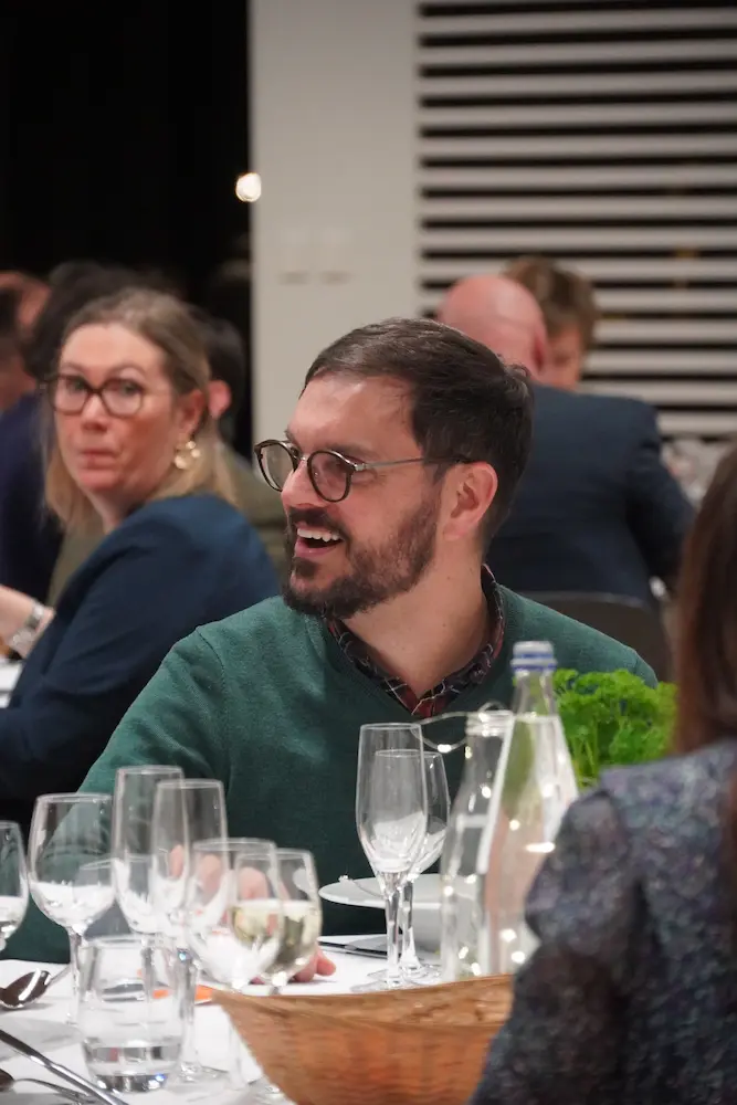 Ambiance de la soirée du dîner caritatif